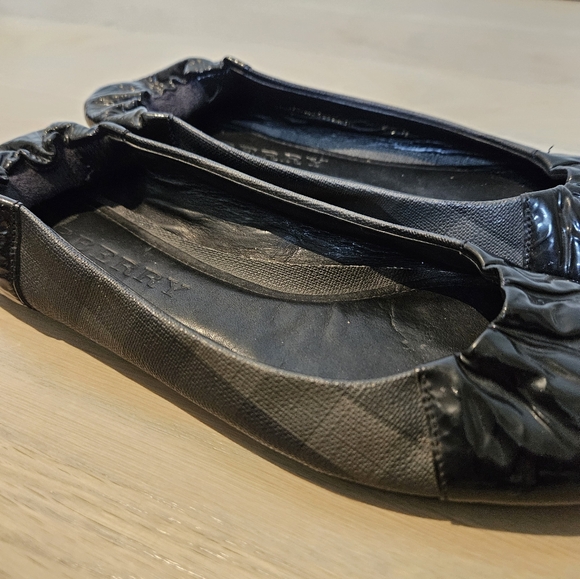 Burberry Nova Check Flats - Picture 6 of 8